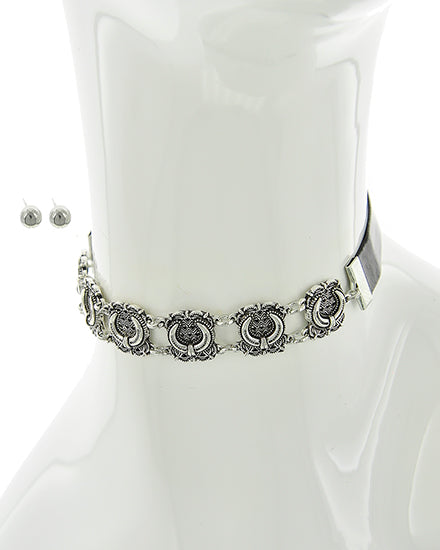 Horseshoe Choker